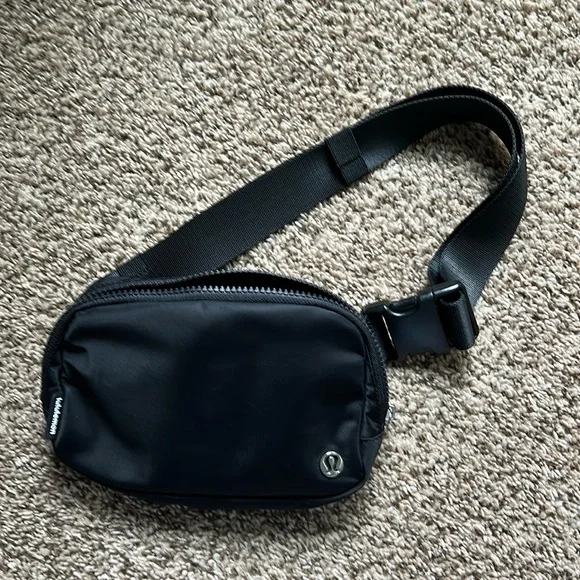 Lululemon Belt Bag - Picture 1 of 5
